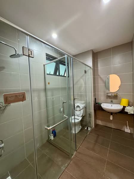 Kediaman Servis untuk Disewa di Pacific Star - Jason Chee - Bathroom - PropertyGuru.com.my