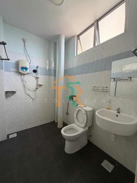 Pangsapuri untuk Dijual di Pangsapuri Maharani (City Towers) - Micole Tan - Bathroom - PropertyGuru.com.my