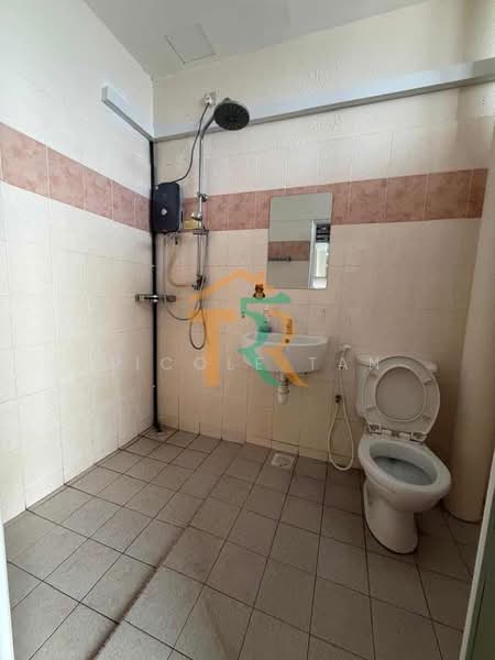 Pangsapuri untuk Dijual di Pangsapuri Maharani (City Towers) - Micole Tan - Bathroom - PropertyGuru.com.my