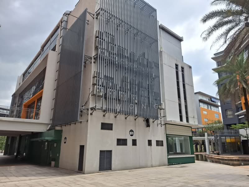 Shop / Office untuk Disewa di Pusat Bandar Puchong (Puchong) - FC Wong - Exterior 4 Story Setiawalk Building - PropertyGuru.com.my