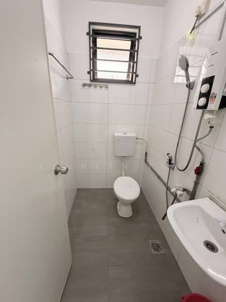 Rumah Teres 1-Tingkat untuk Disewa di Taman Sentosa (Johor Bahru) - Kenneth Tan - Bathroom - PropertyGuru.com.my