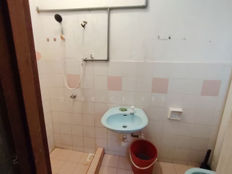 Pangsapuri untuk Dijual di Jayamuda - Derrick Yee - Bathroom - PropertyGuru.com.my