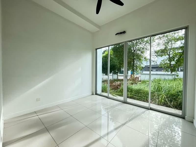 2-storey Terraced House for Rent in Bandar Rimbayu (Telok Panglima Garang) - Miki You - Living Room - PropertyGuru.com.my