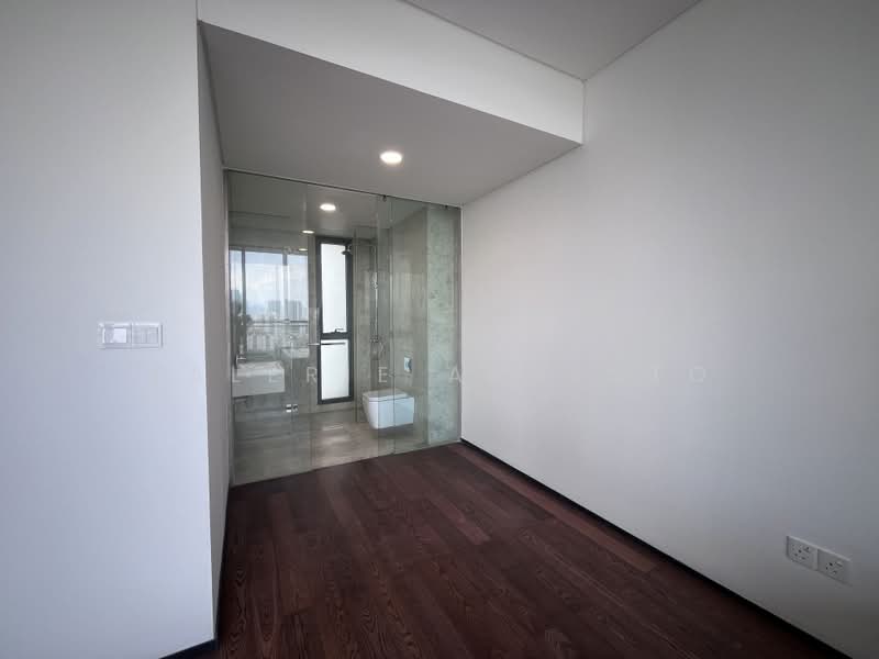 Condominium for Rent at The Fennel - Valerie Arnesto - Master Bathroom - PropertyGuru.com.my