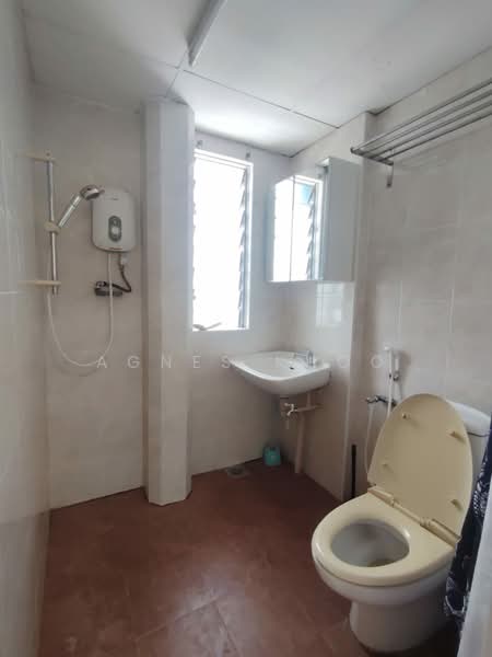 Condominium for Sale at Sea Range Tower - Agnes Khoo - Bathroom - PropertyGuru.com.my