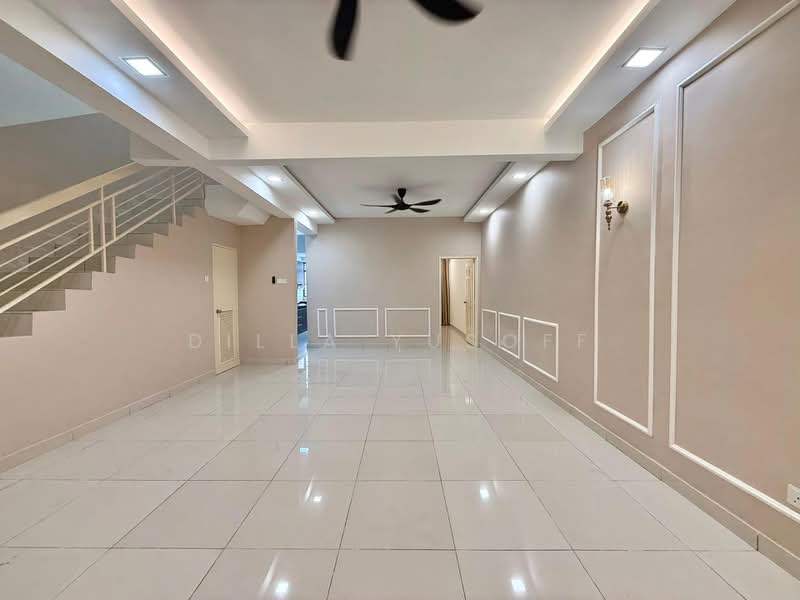 2-storey Terraced House for Rent in Taman Dato Demang (Seri Kembangan) - DILLA YUSOFF - Living Room - PropertyGuru.com.my