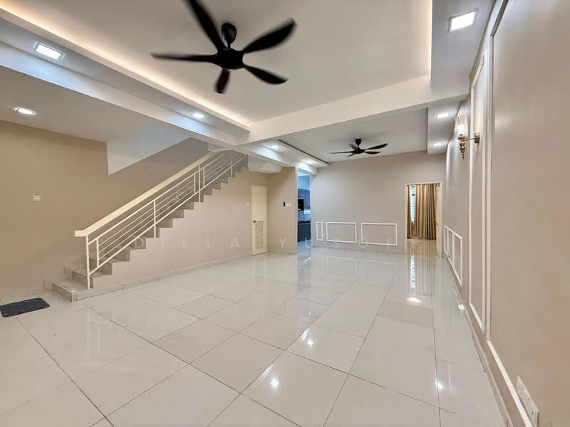 2-storey Terraced House for Rent in Taman Dato Demang (Seri Kembangan) - DILLA YUSOFF - Living Room - PropertyGuru.com.my