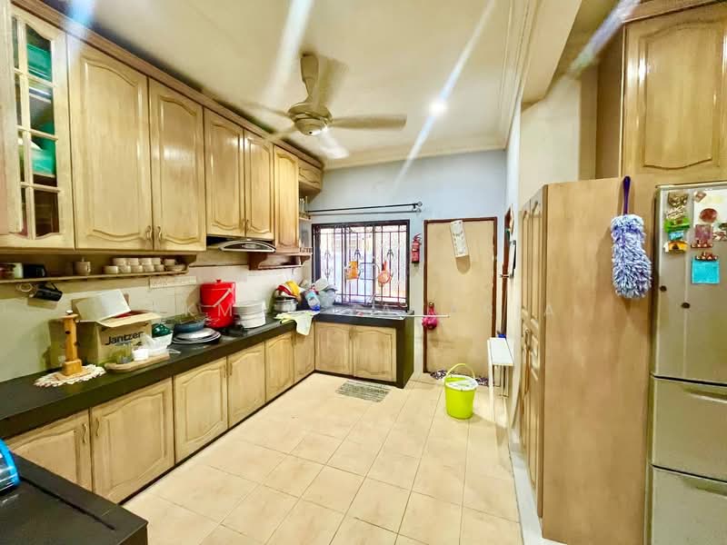 Rumah Teres 2-Tingkat untuk Dijual di Bandar Nusaputra (Puchong) - Akmal Zakaria - PropertyGuru.com.my