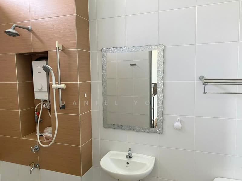 Townhouse for Sale in Taman Sutera Utama (Skudai) - Daniel Yong - Bathroom - PropertyGuru.com.my