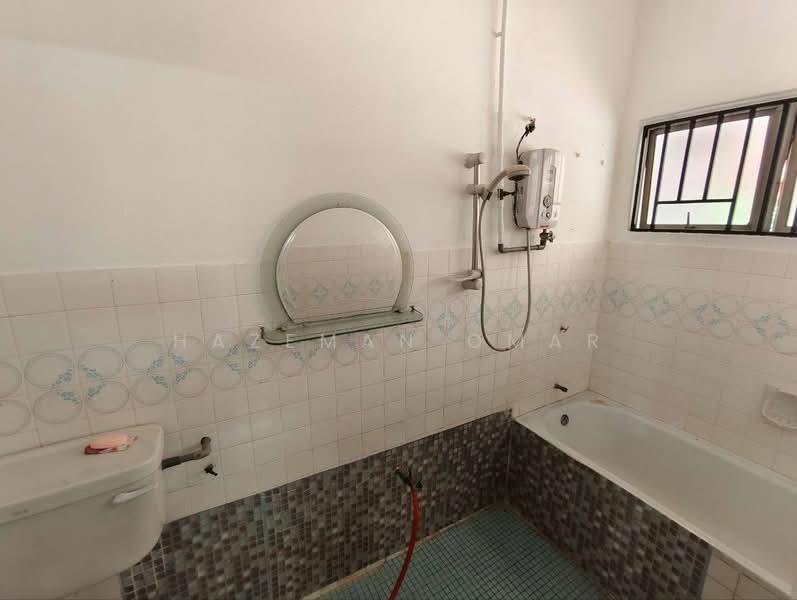 Rumah Teres 2-Tingkat untuk Dijual di Taman Sri Gombak (Gombak) - Hazeman Omar - Bathroom - PropertyGuru.com.my