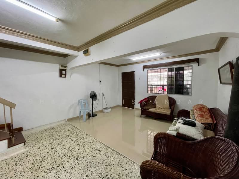 Rumah Teres 2-Tingkat untuk Dijual di Taman Selayang Utama (Selayang) - Shaziery Iskandar - Living Room - PropertyGuru.com.my