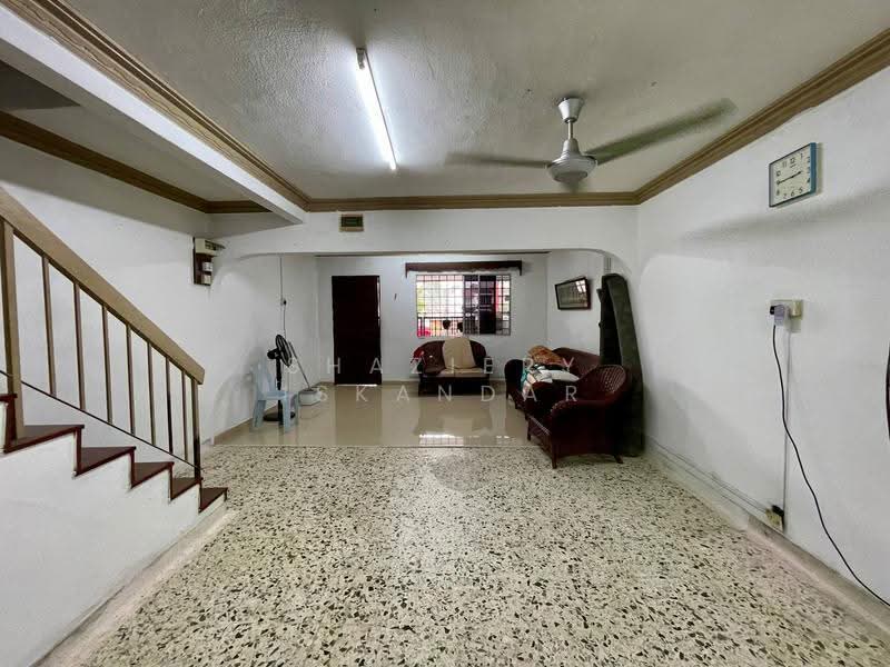 Rumah Teres 2-Tingkat untuk Dijual di Taman Selayang Utama (Selayang) - Shaziery Iskandar - Living Room - PropertyGuru.com.my