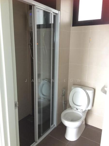 Kediaman Servis untuk Disewa di Glomac Centro Service Apartment - Jason Low - Bathroom - PropertyGuru.com.my