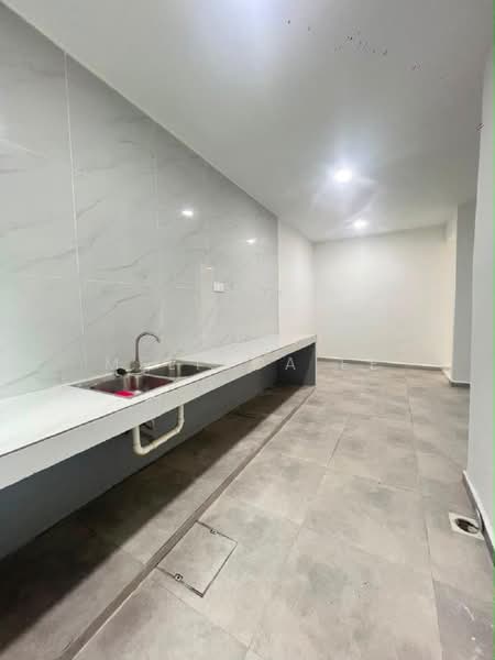 2-storey Terraced House for Sale in Taman Sri Putri (Skudai) - Melinda Ee - Kitchen - PropertyGuru.com.my
