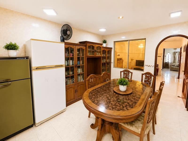 2.5-storey Terraced House for Sale in Bandar Sri Damansara (Selangor) - Nadrah Omar - Dining Room - PropertyGuru.com.my