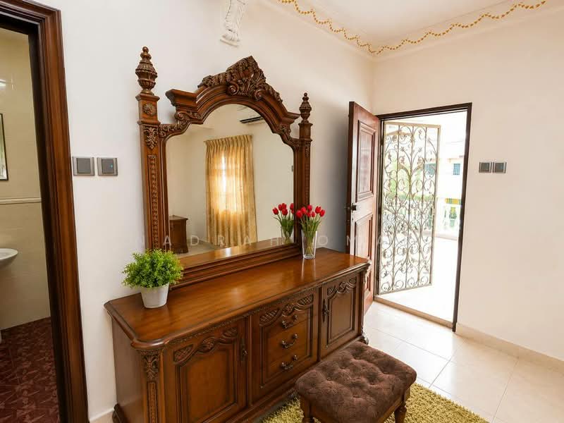 2.5-storey Terraced House for Sale in Bandar Sri Damansara (Selangor) - Nadrah Omar - Entrance - PropertyGuru.com.my
