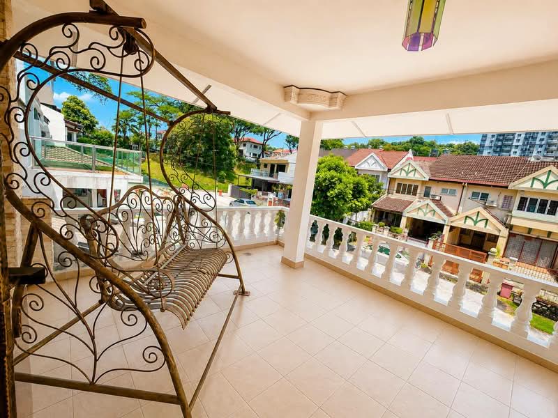 2.5-storey Terraced House for Sale in Bandar Sri Damansara (Selangor) - Nadrah Omar - Balcony - PropertyGuru.com.my