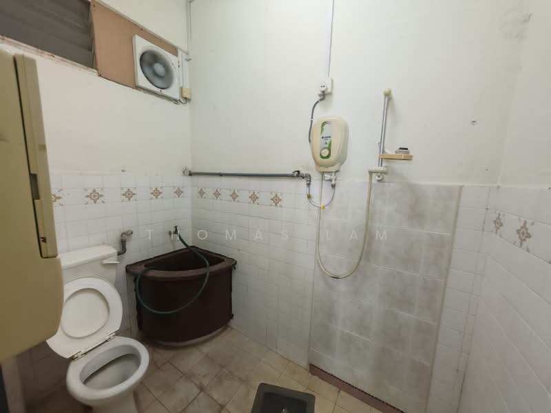 2-storey Terraced House for Rent in Batu Berendam (Melaka) - Thomas Lam - Bathroom - PropertyGuru.com.my