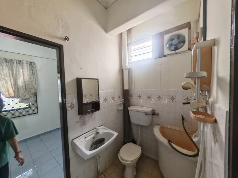 2-storey Terraced House for Rent in Batu Berendam (Melaka) - Thomas Lam - Bathroom - PropertyGuru.com.my
