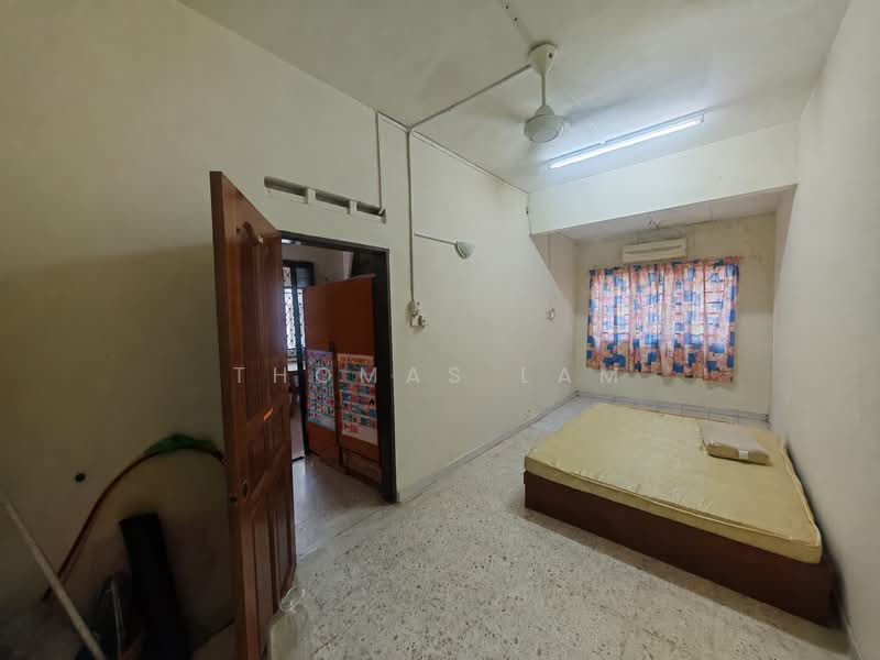 2-storey Terraced House for Rent in Batu Berendam (Melaka) - Thomas Lam - Bedroom - PropertyGuru.com.my