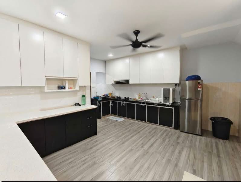 2-storey Terraced House for Sale in Denai Alam (Shah Alam) - Hazeman Omar - Kitchen - PropertyGuru.com.my