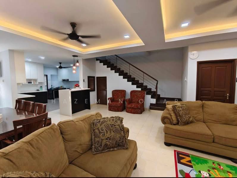 2-storey Terraced House for Sale in Denai Alam (Shah Alam) - Hazeman Omar - Living Room - PropertyGuru.com.my