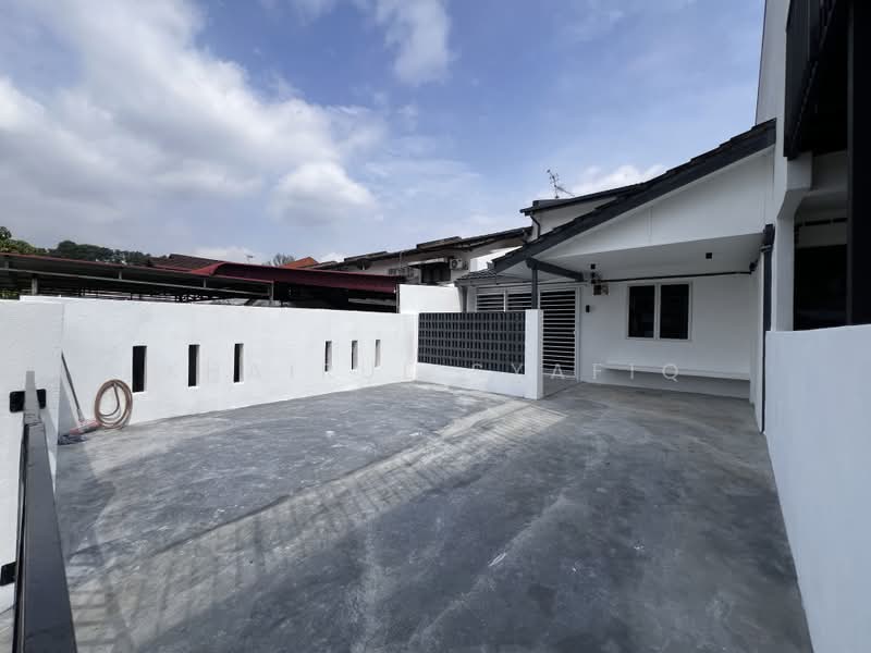 2-storey Terraced House for Sale in Bandar Baru Sungai Buloh (Sungai Buloh) - Khairul Syafiq - Exterior - PropertyGuru.com.my