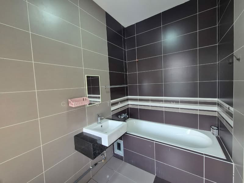 2-storey Terraced House for Rent in Bukit Indah (Iskandar Puteri (Nusajaya)) - Crystal Tan - Bathroom - PropertyGuru.com.my