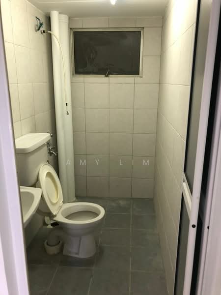 Apartment for Rent at Kenanga Apartments - Amy Lim - Bathroom - PropertyGuru.com.my