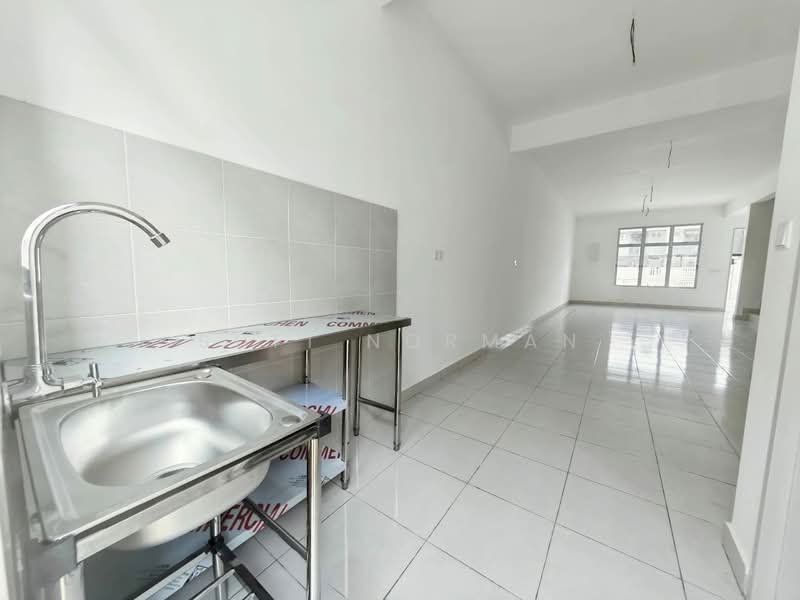 2-storey Terraced House for Sale in Pasir Gudang (Johor) - Sufi Norman - Kitchen - PropertyGuru.com.my