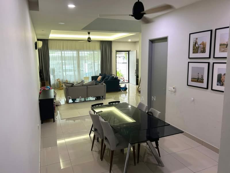Rumah Teres 2-Tingkat untuk Disewa di Kota Kemuning (Shah Alam) - Danny Tan - Living Room - PropertyGuru.com.my