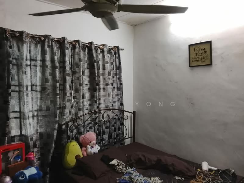 Rumah Teres 2-Tingkat untuk Dijual di Taman Molek (Johor Bahru) - Daniel Yong - Bedroom - PropertyGuru.com.my