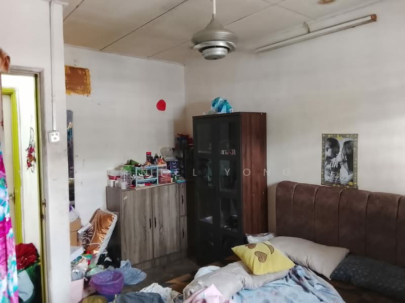 Rumah Teres 2-Tingkat untuk Dijual di Taman Molek (Johor Bahru) - Daniel Yong - Bedroom - PropertyGuru.com.my