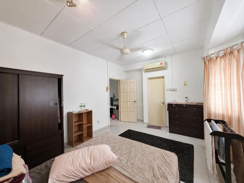 Rumah Teres 2-Tingkat untuk Dijual di Seksyen 13 (Shah Alam) - Farhan Rafael - PropertyGuru.com.my
