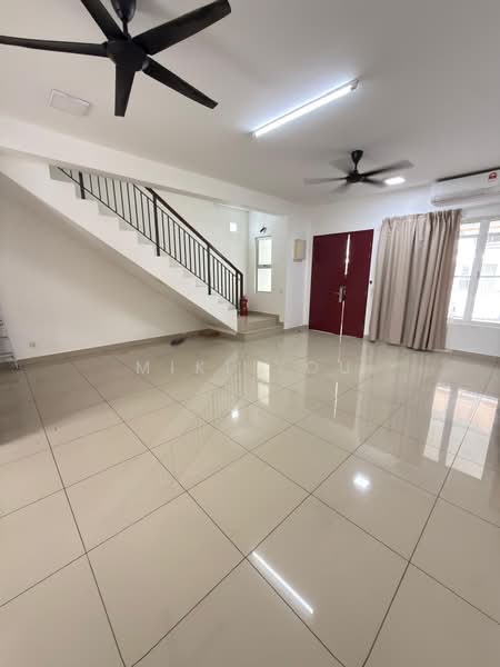 2-storey Terraced House for Rent in Bandar Rimbayu (Telok Panglima Garang) - Miki You - Living Room - PropertyGuru.com.my