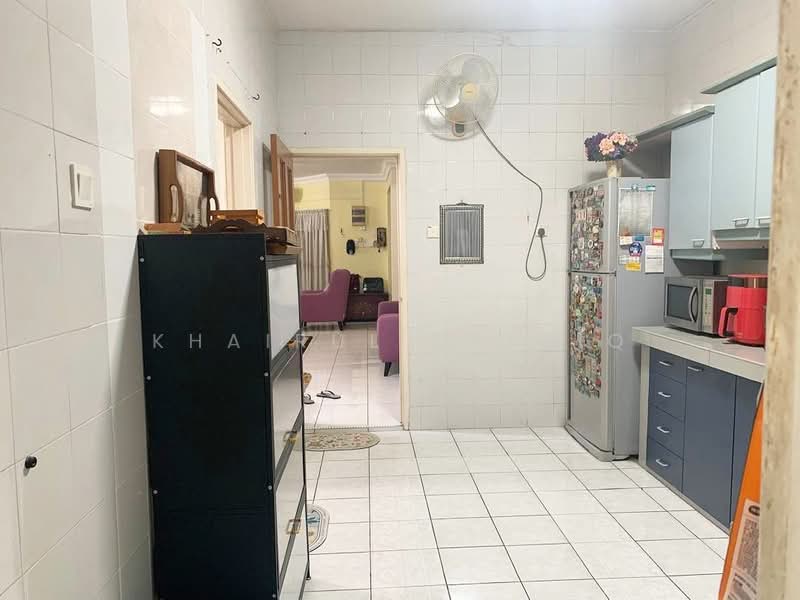 Rumah Teres untuk Dijual di Bukit Rahman Putra (Sungai Buloh) - Khairul Syafiq - Kitchen - PropertyGuru.com.my