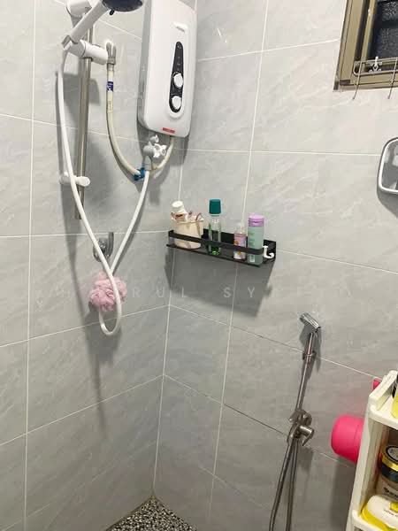 Rumah Teres untuk Dijual di Bukit Rahman Putra (Sungai Buloh) - Khairul Syafiq - Bathroom - PropertyGuru.com.my