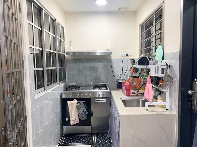 Rumah Teres untuk Dijual di Bukit Rahman Putra (Sungai Buloh) - Khairul Syafiq - Kitchen - PropertyGuru.com.my