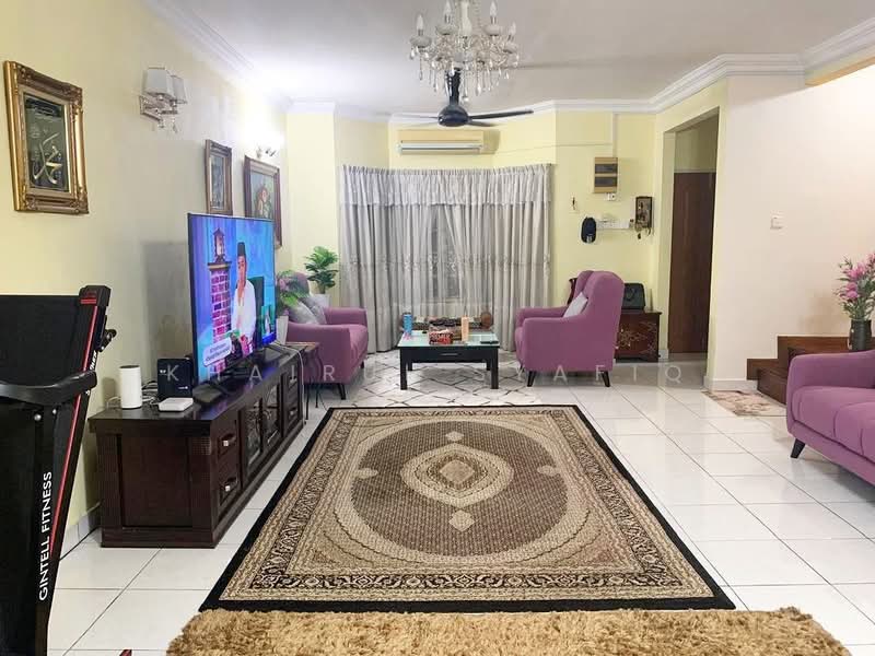 Rumah Teres untuk Dijual di Bukit Rahman Putra (Sungai Buloh) - Khairul Syafiq - Living Room - PropertyGuru.com.my