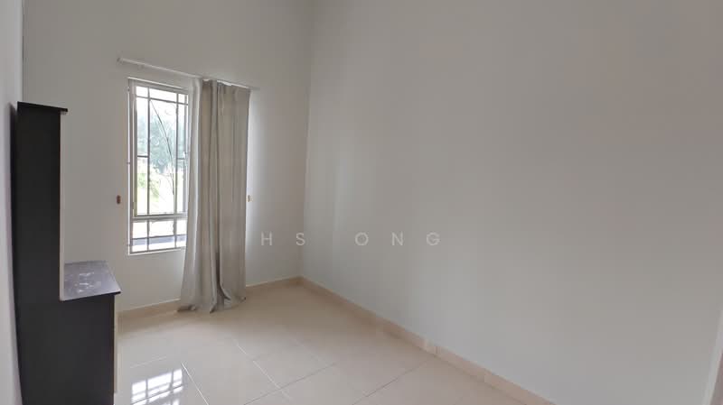 Rumah Teres 2-Tingkat untuk Disewa di Shah Alam (Selangor) - HS Ong - Master Bedroom - PropertyGuru.com.my