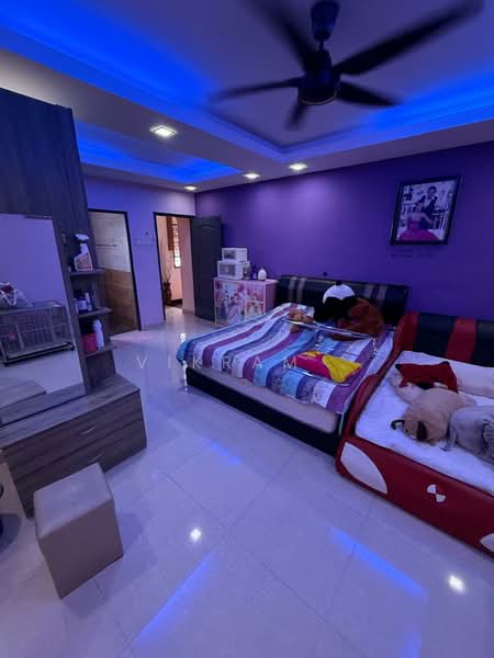 Terraced House for Rent in Bandar Country Homes (Rawang) - Vikram . - Bedroom - PropertyGuru.com.my