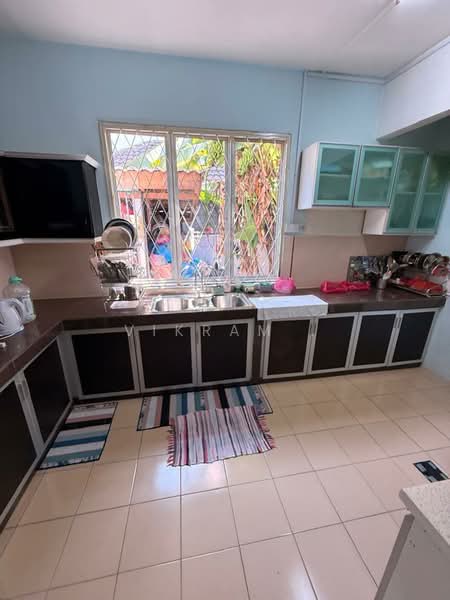 Terraced House for Rent in Bandar Country Homes (Rawang) - Vikram . - Kitchen - PropertyGuru.com.my