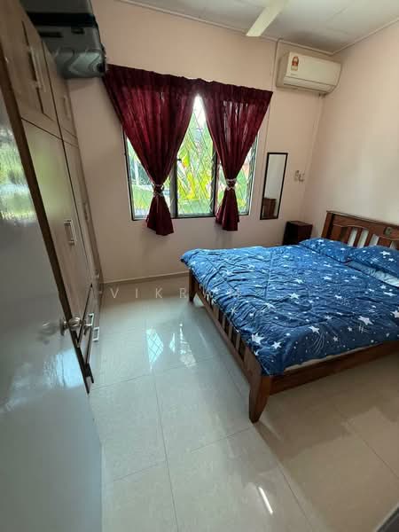 Terraced House for Rent in Bandar Country Homes (Rawang) - Vikram . - Bedroom - PropertyGuru.com.my