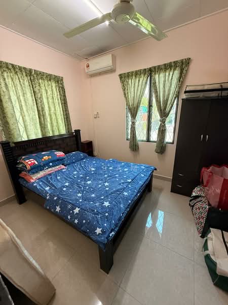 Terraced House for Rent in Bandar Country Homes (Rawang) - Vikram . - Bedroom - PropertyGuru.com.my