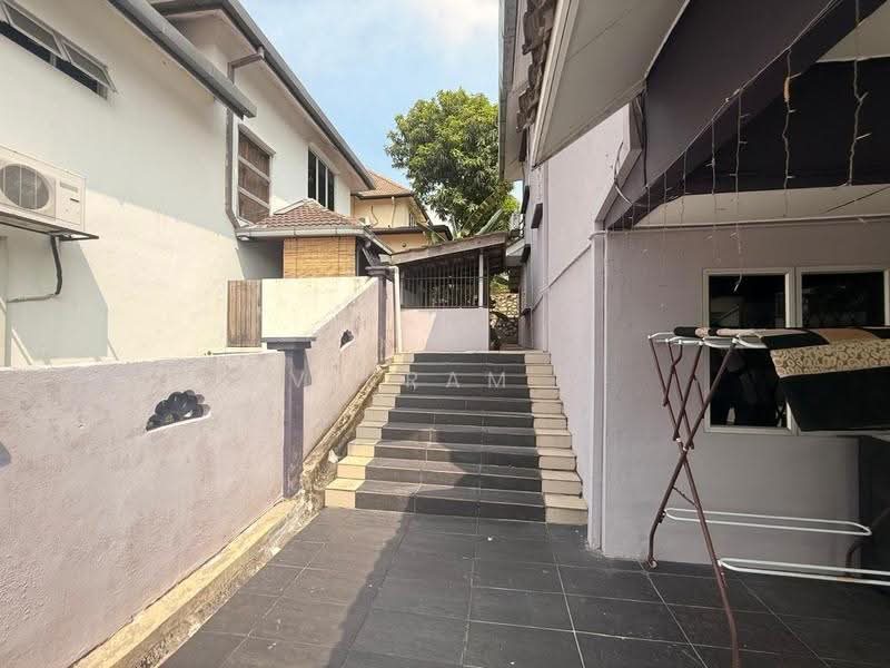 Rumah Teres untuk Disewa di Bandar Country Homes (Rawang) - Vikram . - Exterior - PropertyGuru.com.my