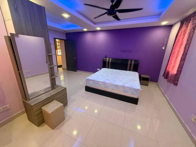 Rumah Teres untuk Disewa di Bandar Country Homes (Rawang) - Vikram . - Bedroom - PropertyGuru.com.my