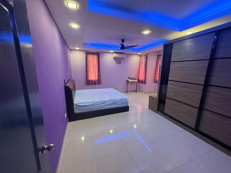 Rumah Teres untuk Disewa di Bandar Country Homes (Rawang) - Vikram . - Bedroom - PropertyGuru.com.my