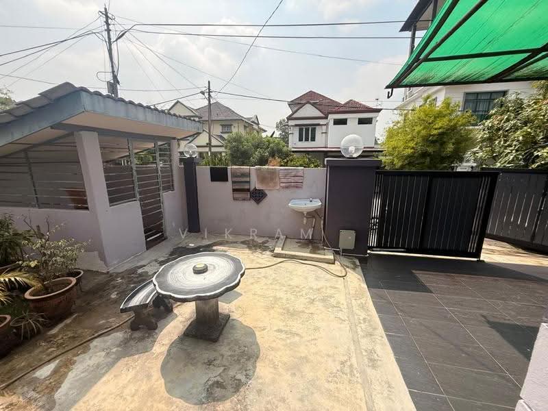 Rumah Teres untuk Disewa di Bandar Country Homes (Rawang) - Vikram . - Exterior - PropertyGuru.com.my
