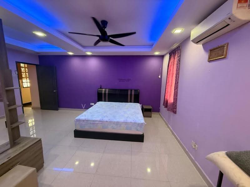 Rumah Teres untuk Disewa di Bandar Country Homes (Rawang) - Vikram . - Bedroom - PropertyGuru.com.my