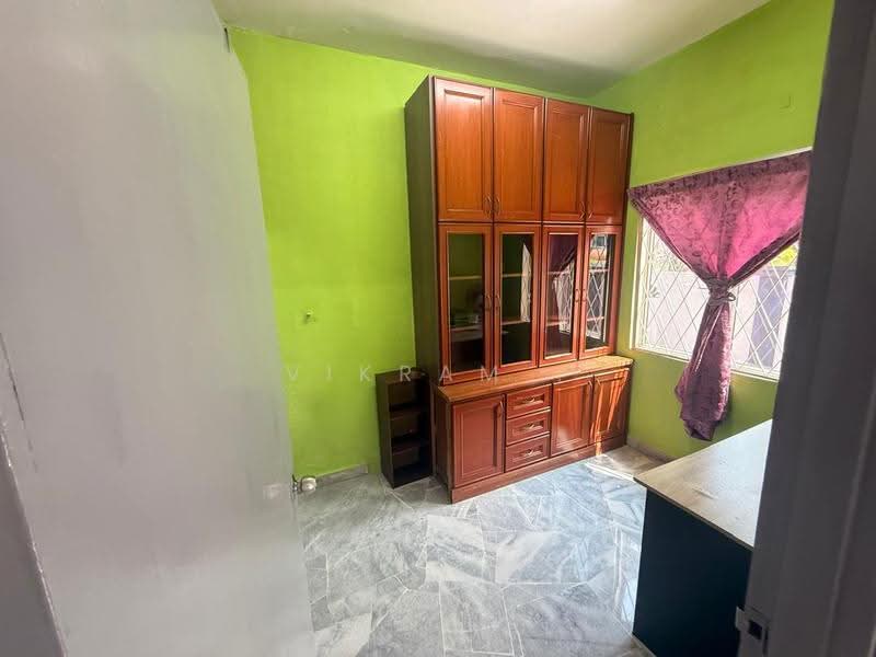 Rumah Teres untuk Disewa di Bandar Country Homes (Rawang) - Vikram . - Study - PropertyGuru.com.my